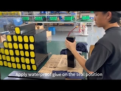 Appliquer de la colle imperméable sur la position d'étanchéité de la batterie au lithium